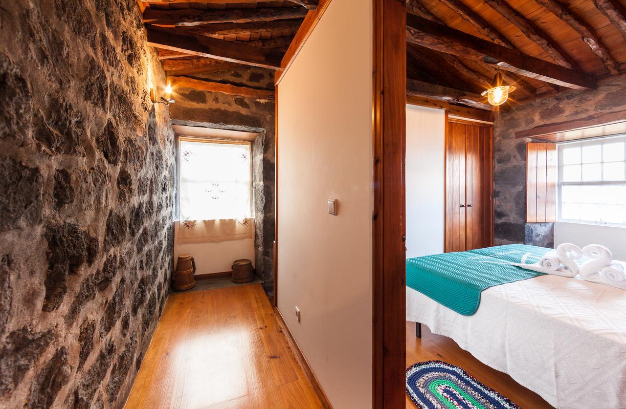Adega Lopes Villa Santo Amaro  Buitenkant foto
